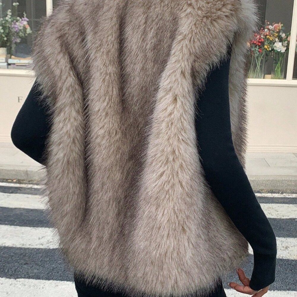 Camel Women's Party V-Neck Loose Sleeveless Faux Fur Vest - Picture 13 of 15